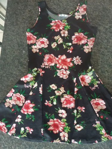 Vestido curto tamanho G mas tbm veste M