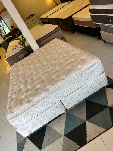 Colchão Queen com base box CASTOR SEMINOVO - Entrego! 