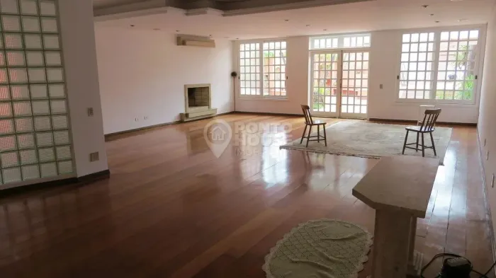 Casa à Venda no bairro Planalto Paulista, 4 Dormitórios, 6 Vagas, Academia, Vaga