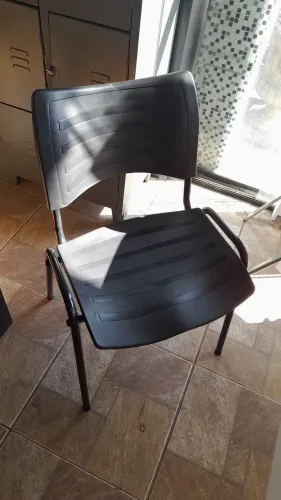 Cadeira fixa preta - nova