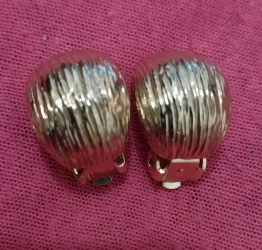 Brincos Clip banhado Texturizados