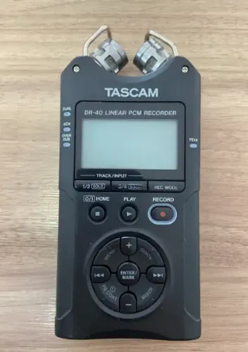 Gravador De Voz Digital Tascam Dr-40 Preto (Usado)