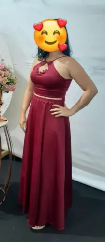 Vestido de Festa na cor Marsala detalhe strass. Vestido de madrinha