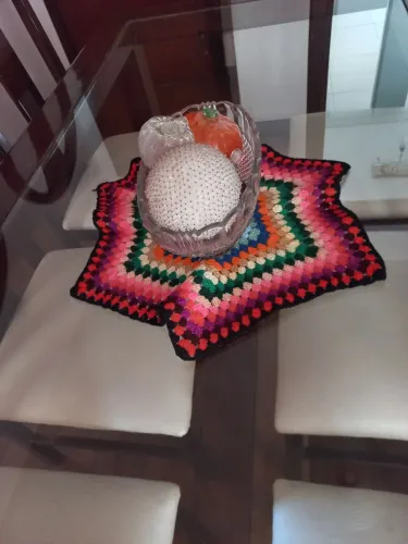 Centro de mesa em crochê de lã 