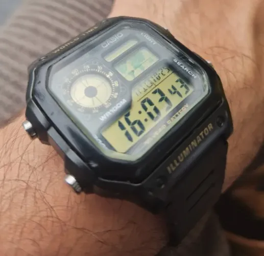 Relógio Casio AE-1200WH World Time