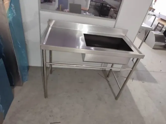 Pia em aço inox 1,10x60x90 contraventada