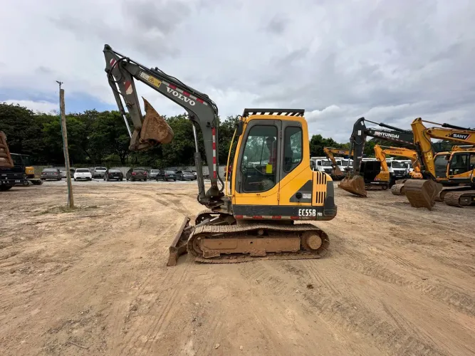 Mini escavadeira Volvo EC55B 2014 