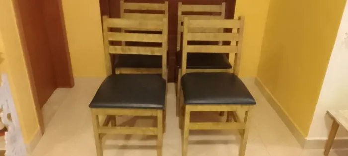 Jogo 4 cadeiras estofadas usado