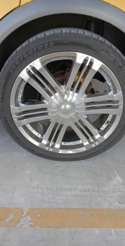 Vendo ou troco em pneus 17 - Roda 22x114x5 furos com pneus - Recebo em cartão 5 X