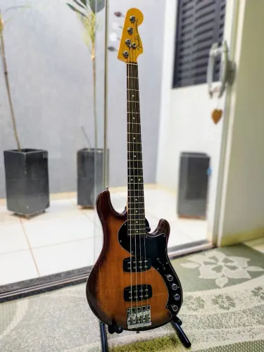 Baixo Fender American Deluxe Dimension HH 4 Cordas