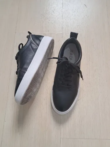 Tenis preto casual feminino