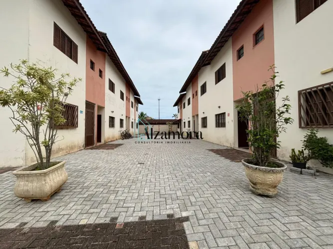 CASA EM CONDOMÍNIO PROXÍMO A PRAIA