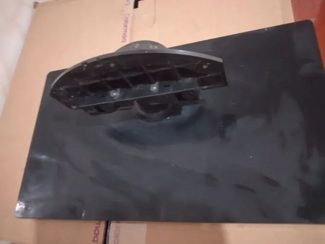 Base pedestal da tv semp Toshiba Le3250(b)wda