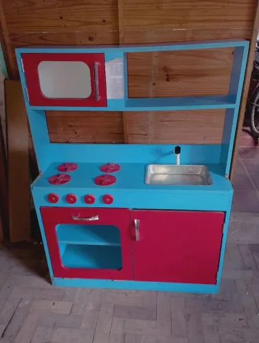 Cozinha de madeira infantil de brinquedo