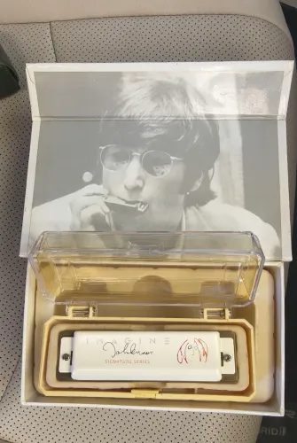 GAITA HOHNER JOHN LENNON