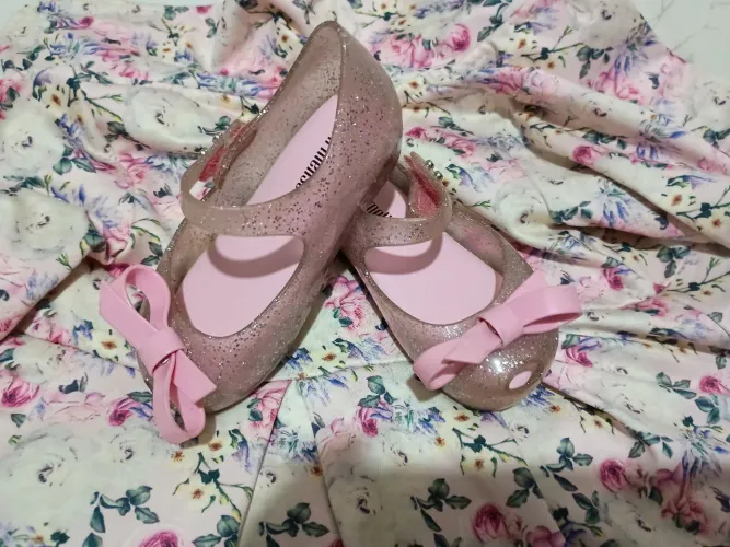 Mini Melissa <br>Tam. 20/21<br>R$ 60 PIX<br>A Retirar Ocian/PG