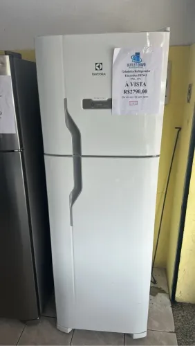 Geladeira / Refrigerador Electrolux 371lts 127v NOVA