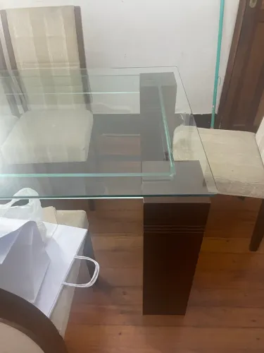 Mesa de Vidro com 6 Cadeiras