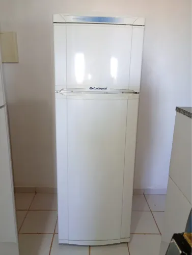 Geladeira Continental 370L