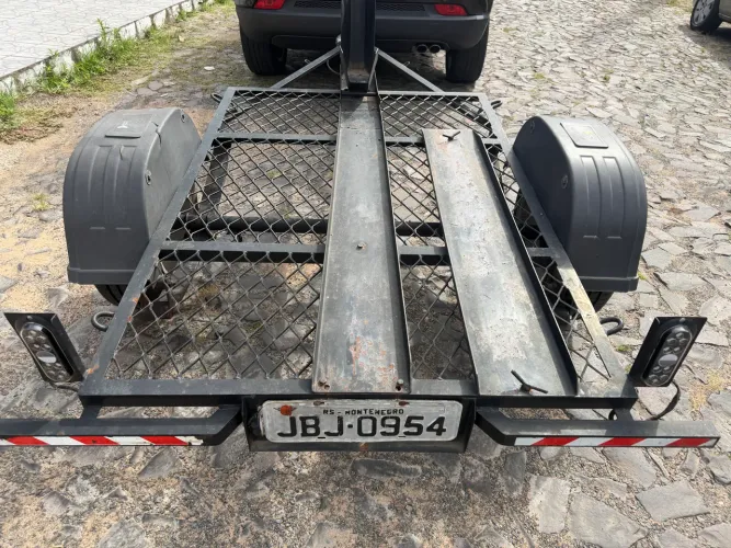 Reboque para 1 moto com rodas Binno pneus novos