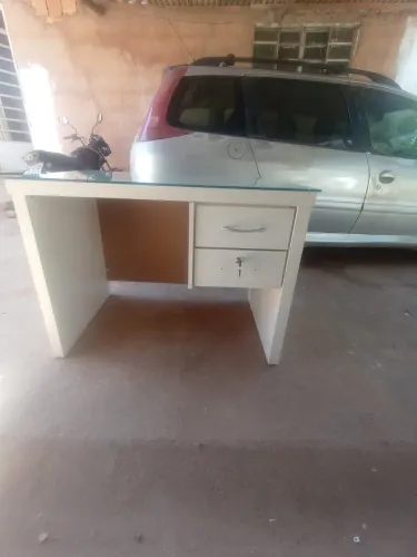 ? Escrivaninha 100% MDF com Vidro Temperado - Linda, Moderna e Excelente Estado!