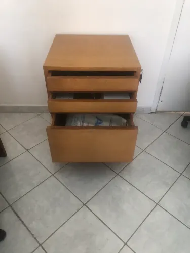 Armario madeira maciça para escritório