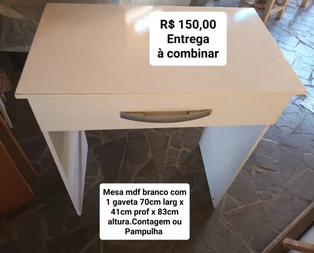 Mesa branca com 1 gavetão 