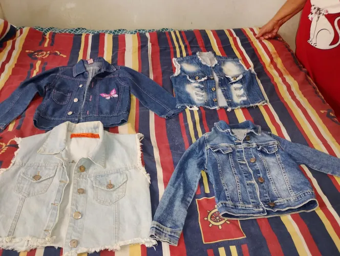 Vende-se jaqueta de criança jeans