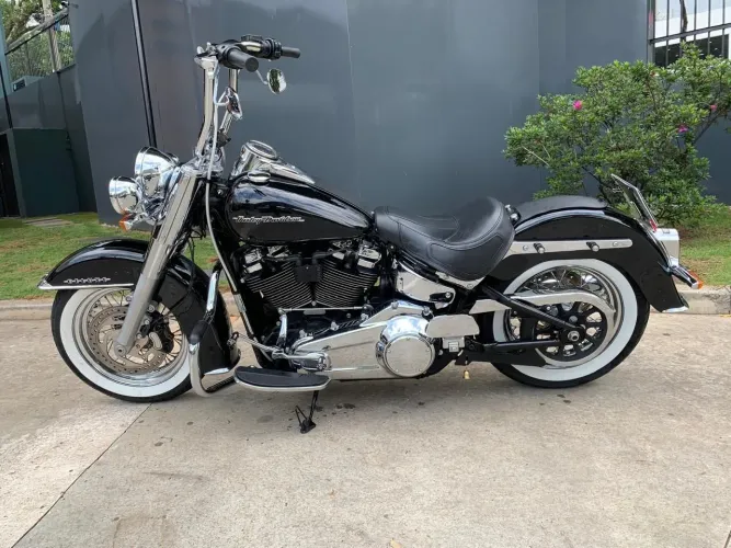 HARLEY-DAVIDSON SOFTAIL DELUXE 