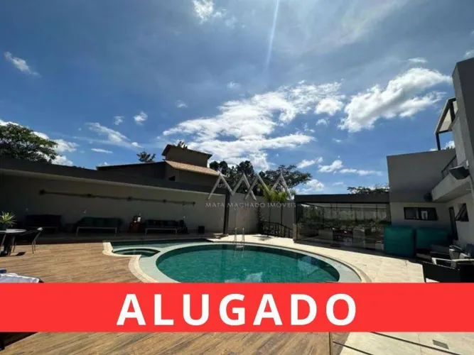 Casa para Locação no Condomínio Vila Del Rey | 1.200 m² - 7 quartos.