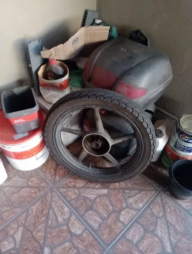 Vendo roda da fazer 150