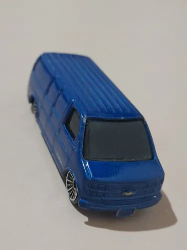 Miniatura Chevrolet Furgão maisto