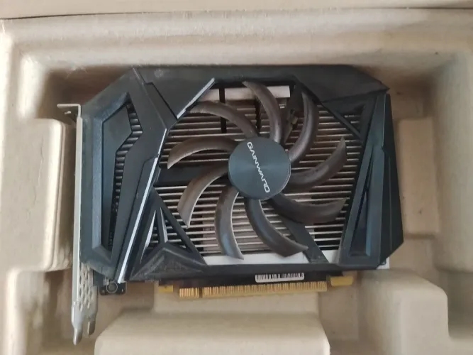 2 GTX pegasus 4gb gddr6 R$500 cada uma as duas por 900