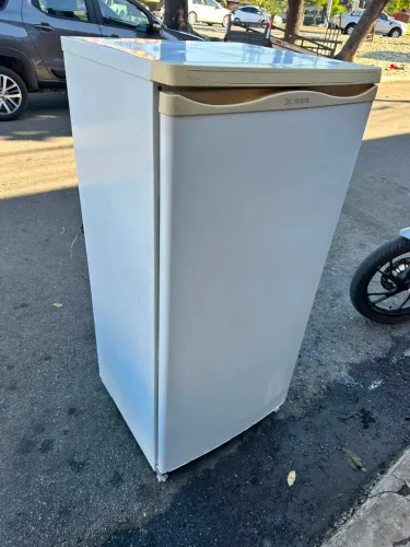 Vendo geladeira 500