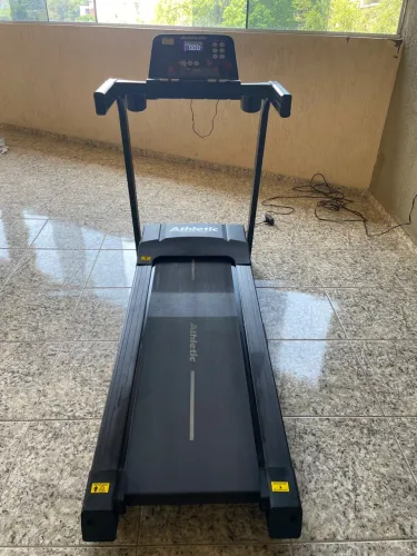 Esteira ergométrica Athletic Racer 16km 130kg