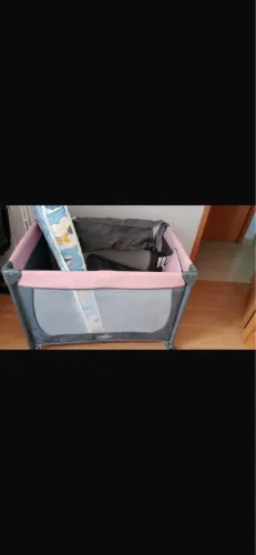 Cercadinho e bebê conforto