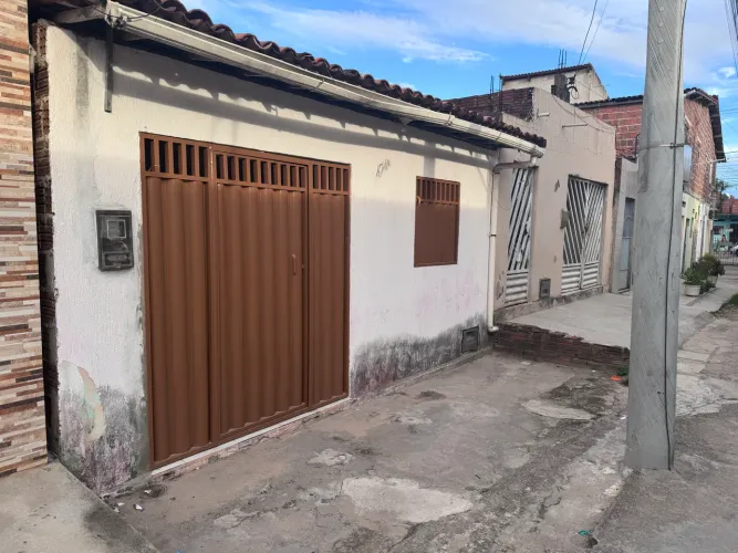 Vende-se Casa em Felipe Camarão