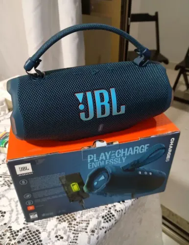 Caixa Bluetooth Charge 6 Original 1 semana de uso