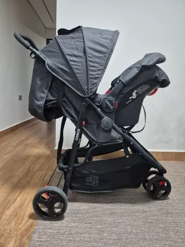 Carrinho de bebê + bebe conforto COSCO