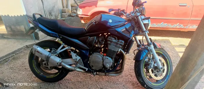 Moto Suzuki
