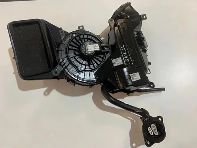 Caixa Ventilação Traseira Toyota Hilux Sw4 2021
