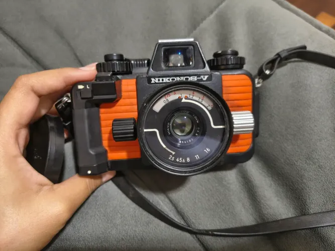 Câmera de mergulho anfíbia nikonos V analógica flash subaquático