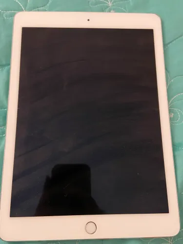 iPad Pro (9,7 polegadas) 32gb, bateria dura em média 3 a 4 horas, ideal para estudos