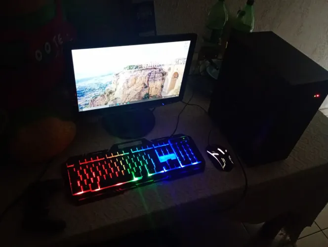 VENDO PC COMPLETO URGENTE!!PRA HOJE!!
