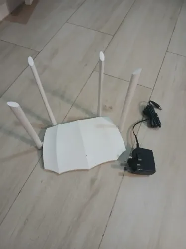 Roteador WiFi de banda dupla inteligente AC1200 Tenda 