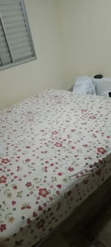 Cama King Flutuante com Colchão 