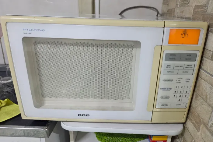 Micro-ondas CCE Master Cook -Funcionando Tudo Perfeitamente (Desapego)