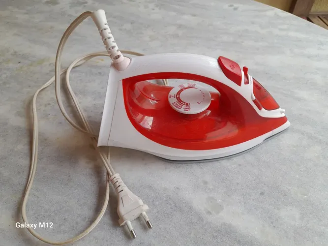 Ferro de passar roupa Philips (preço de desapego)