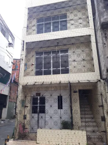 Vende se este prédio perto de tudo farmácia banco hospital
