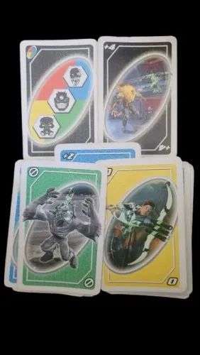 UNO - Max Steel + de 100 cartas.